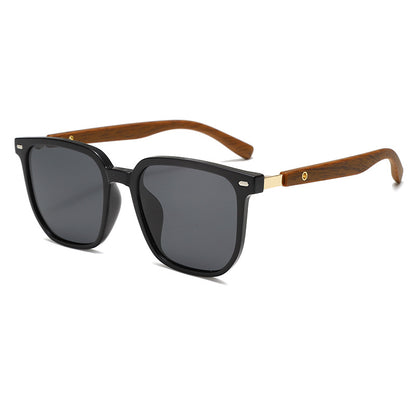 Gafas de sol clásicas con montura cuadrada de madera y lentes polarizadas