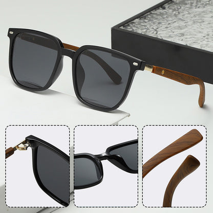 Gafas de sol clásicas con montura cuadrada de madera y lentes polarizadas