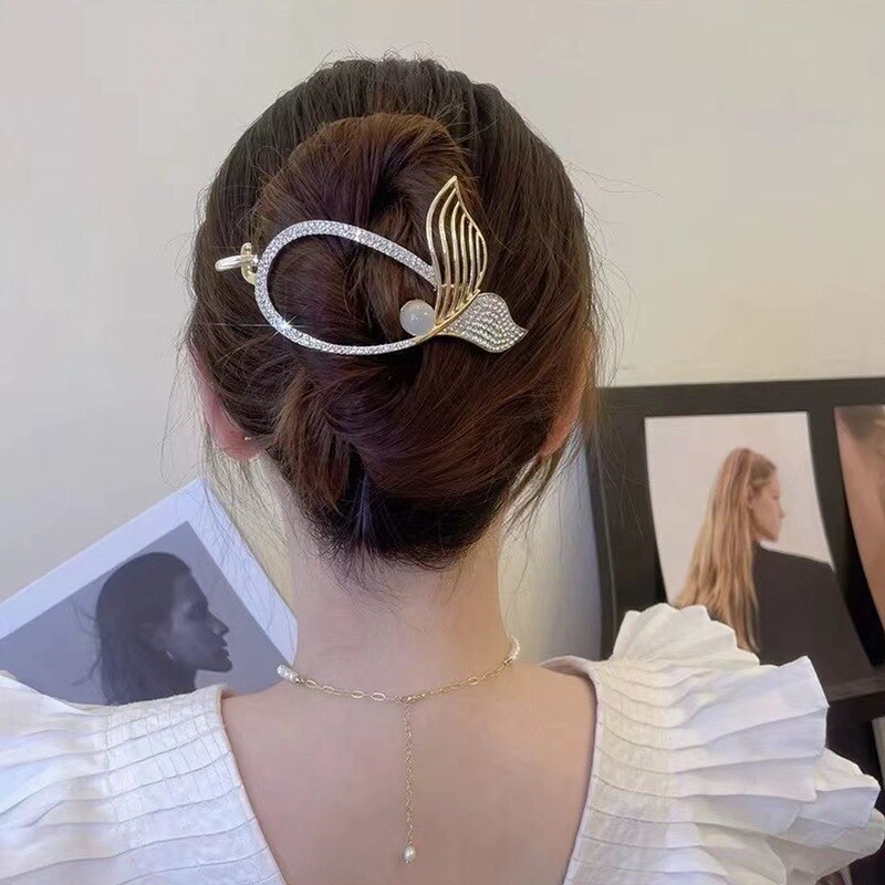 Horquilla decorativa con cola de pez de diamantes de imitación y perlas (50 % de descuento)