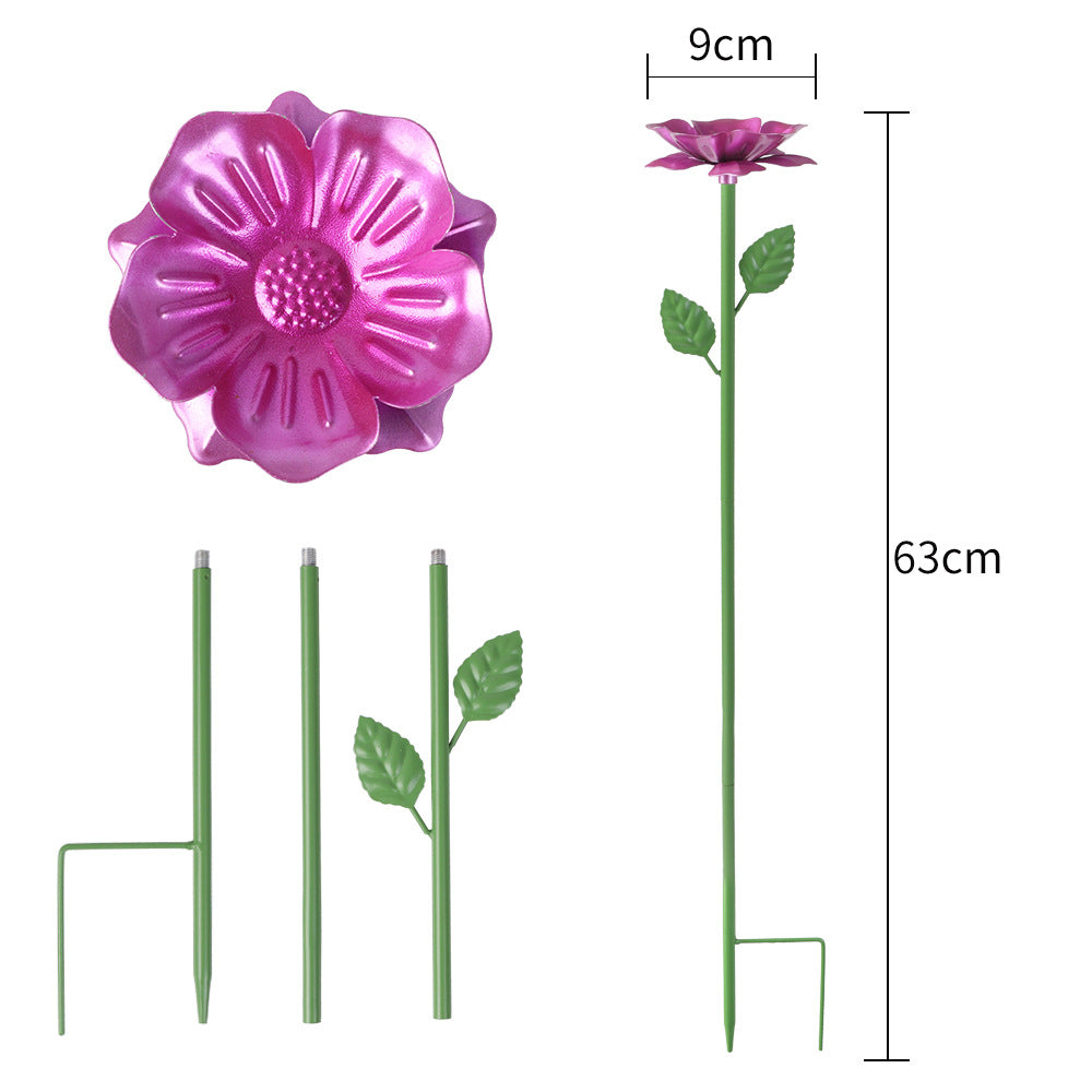 Flor de metal con bebedero para pájaros – ¡Hermosa decoración de jardín en uno!