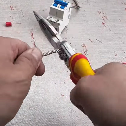 Alicates pelacables versátiles con medición de electricidad