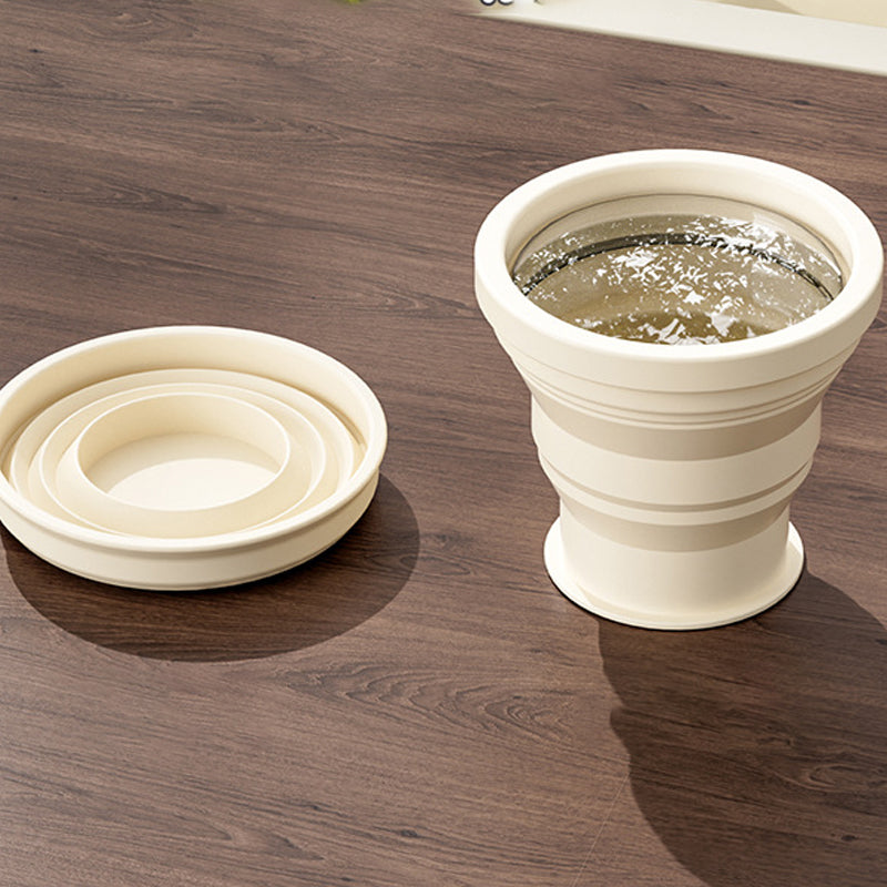 Organizador de pastillas con vaso de silicona plegable