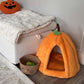 Cama para mascotas semi-cerrada, cálida y acogedora