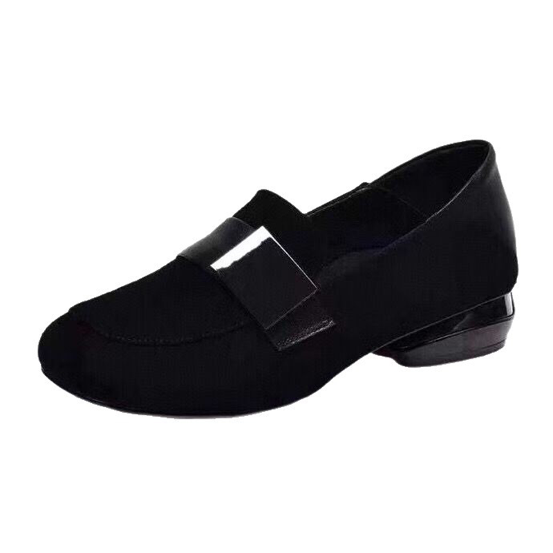 Cómodos mocasines para mujer en negro con tacón bajo