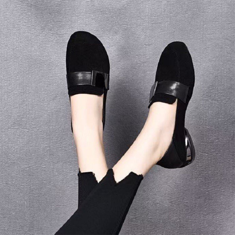 Cómodos mocasines para mujer en negro con tacón bajo