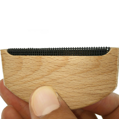 Afeitadora manual de madera para ropa
