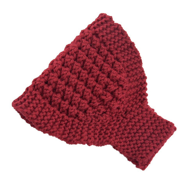 Gorro de mujer con cola de caballo hueca