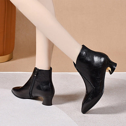 Botas de mujer de moda con tacón grueso y punta fina