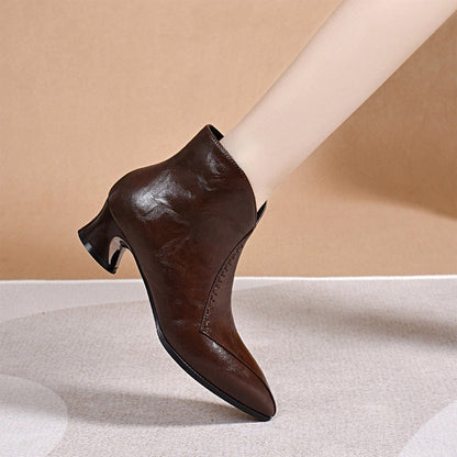 Botas de mujer de moda con tacón grueso y punta fina