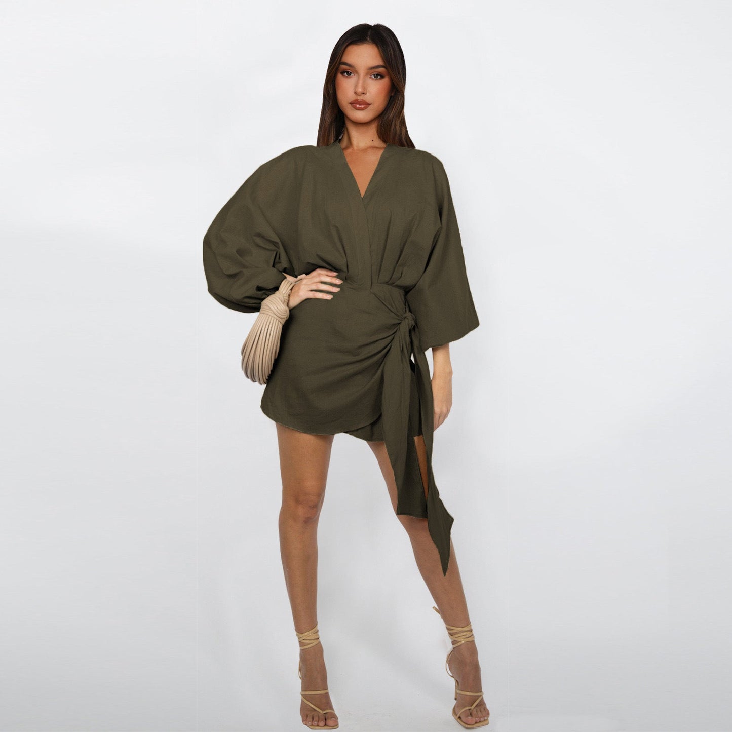 【MÁS VENDIDO】🔥1º en Trajes🔥 Escote cruzado que enmarca, lazo que define: el vestido que te entiende. 👗💫Para la mujer que sabe que la elegancia está en los detalles. ✨👗