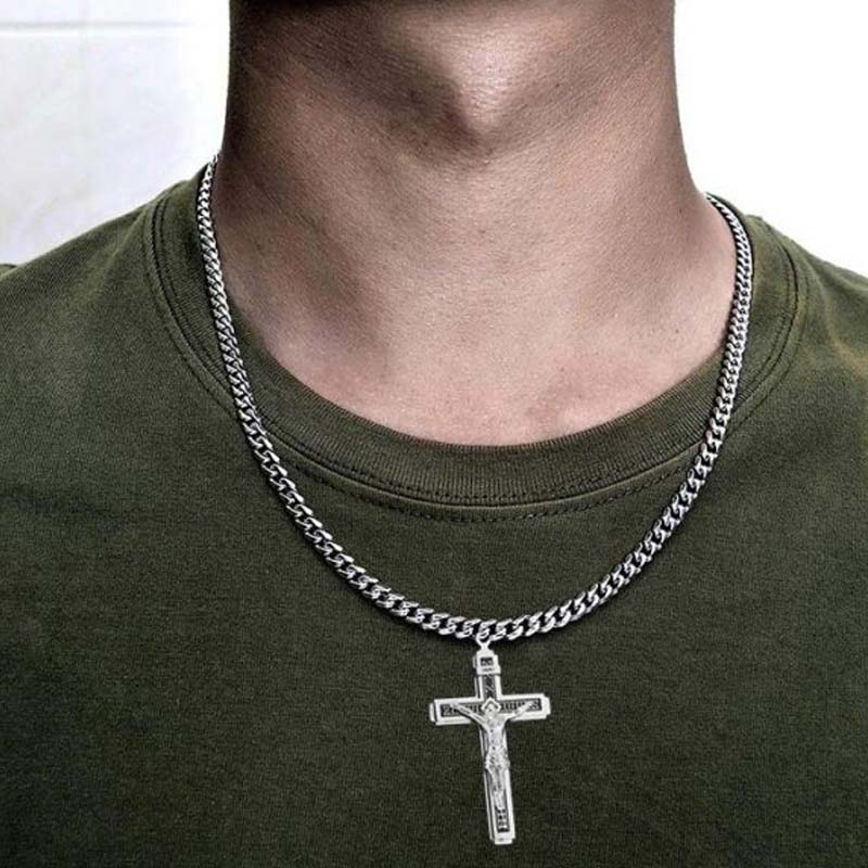 Collar de Cruz Delicado de Elegancia Atemporal