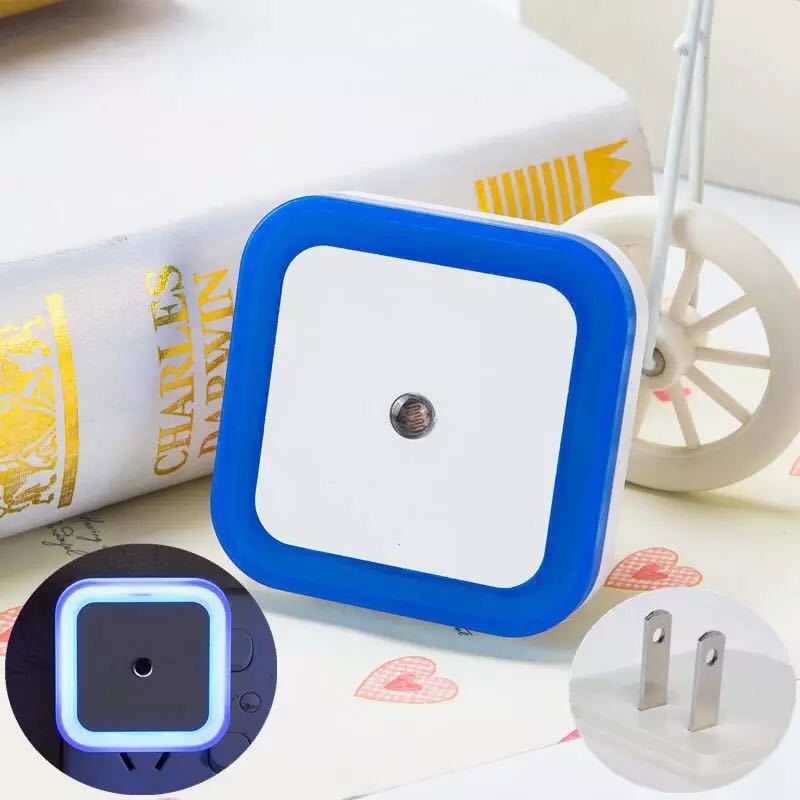 Foco LED Inteligente con Sensor de Luz y Ahorro de Energía