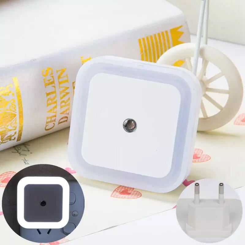 Foco LED Inteligente con Sensor de Luz y Ahorro de Energía