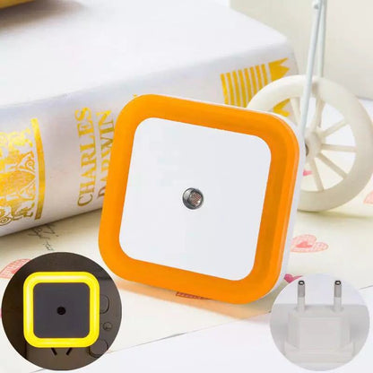 Foco LED Inteligente con Sensor de Luz y Ahorro de Energía