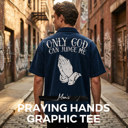 ¡OFERTA POR TIEMPO LIMITADO 50% DE DESCUENTO! 👕 Camiseta de Hombre 'Manos en Oración' – 100% Algodón, Estampado Simbólico ✨