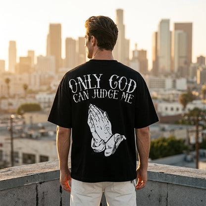¡OFERTA POR TIEMPO LIMITADO 50% DE DESCUENTO! 👕 Camiseta de Hombre 'Manos en Oración' – 100% Algodón, Estampado Simbólico ✨