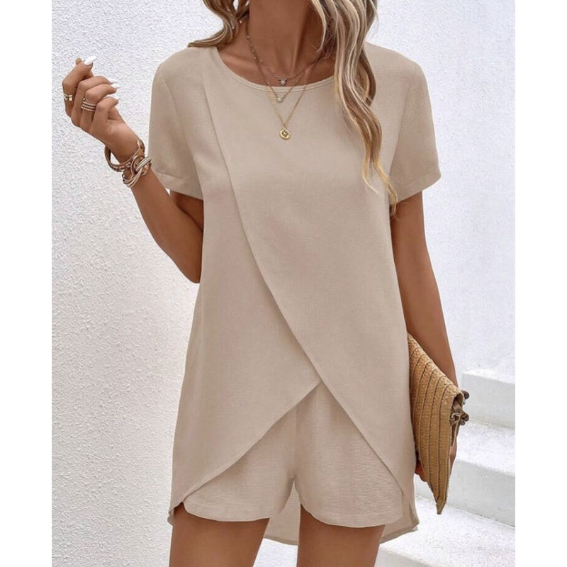 Conjunto de 2 Piezas para Dama con Top Asimétrico y Shorts